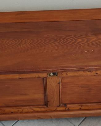 Cassapanca in legno
