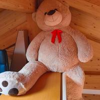 Orso peluches di due metri
