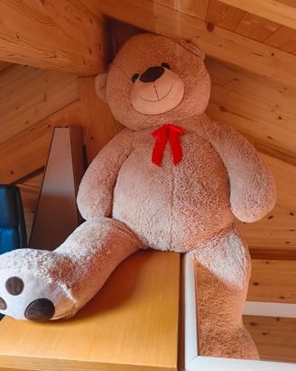 Orso peluches di due metri