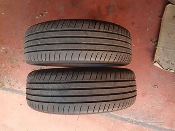 Gomme Estive Bridgestone  215/60 R17 quasi nuove