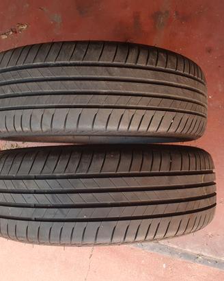 Gomme Estive Bridgestone  215/60 R17 quasi nuove