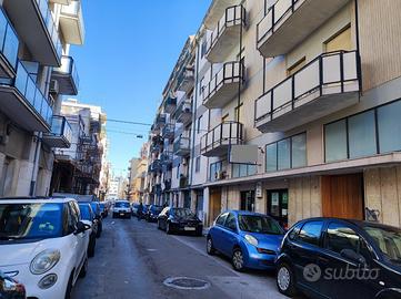 Commenda bivani con piccolo cortiletto interno