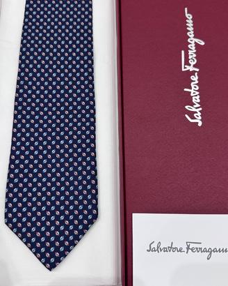 Cravatta Salvatore Ferragamo pari al NUOVO
