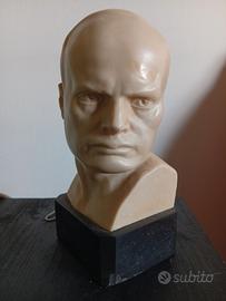 Busto Mussolini