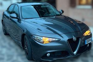 ALFA ROMEO GIULIA - grigio metallizato