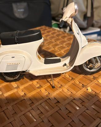 Modellino  vespa  125 primavera  1/9 protar kit