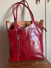 Borsa rossa a spalla o zaino in vera pelle