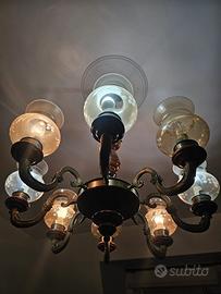 Lampadario vintage a 8 luci legno, metallo e vetro