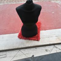 manichino in polistirolo da appoggio foderato 