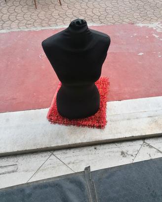 manichino in polistirolo da appoggio foderato 