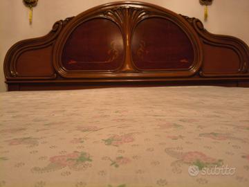 Struttura letto matrimoniale in legno