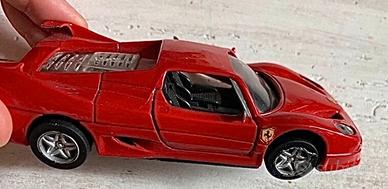 Auto Ferrari rossa vintage