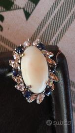 Anello con corallo rosa