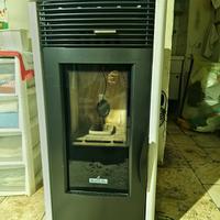Stufa a pellet Ravelli 