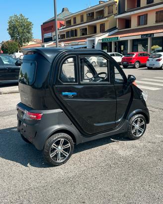 Scooter cabinato NUOVO