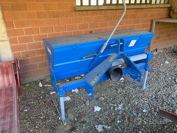 Spandiconcime lineare