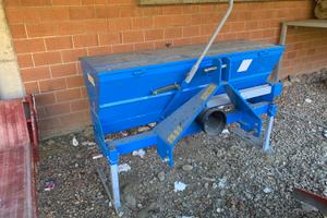 Spandiconcime lineare