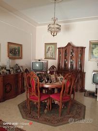 Sala da pranzo completa