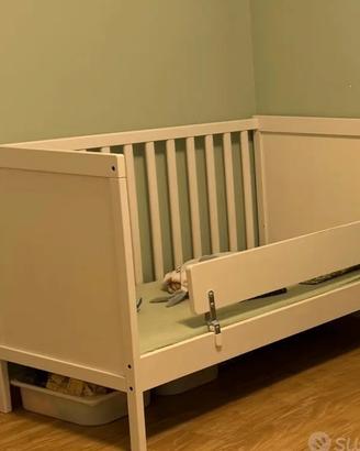 Lettino Ikea Sundvik per bambini con materasso