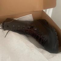 Anfibi e zaino militare