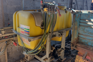 Botte atomizzatore diserbo agricoltura