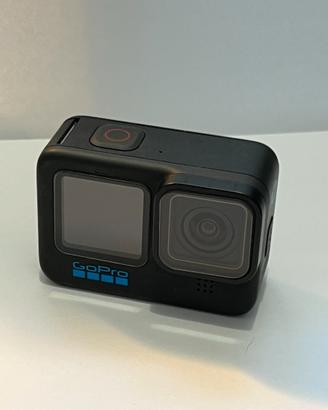 GoPro HERO10 Black + 2 Batterie Originali