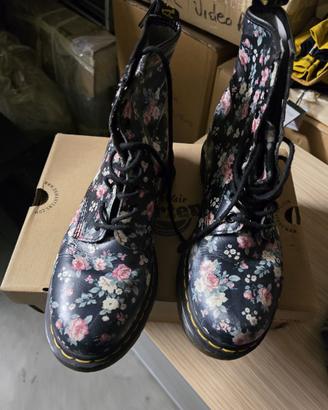 anfibi Dr. Martens 1460 con  stampa floreale multi
