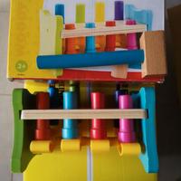 Hammer pegs "up and down"