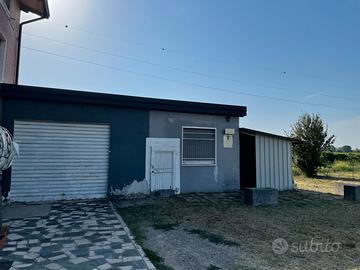 Soluzione indipendente con ampio giardino