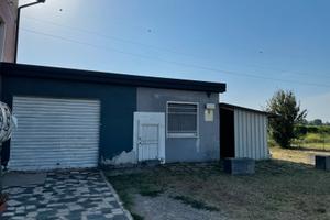 Soluzione indipendente con ampio giardino