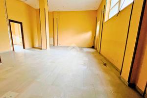 NEGOZIO A NOVI LIGURE