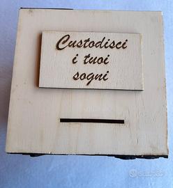 Salvadanaio in legno per bambini