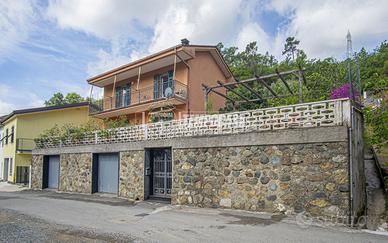 VILLETTA BIFAMILIARE CON GIARDINO E DOPPIO BOX