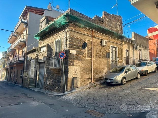 Casa singola a misterbianco centro