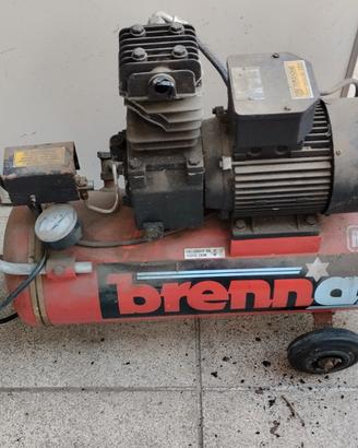 Compressore da 220 volt perfettamente funzionante 