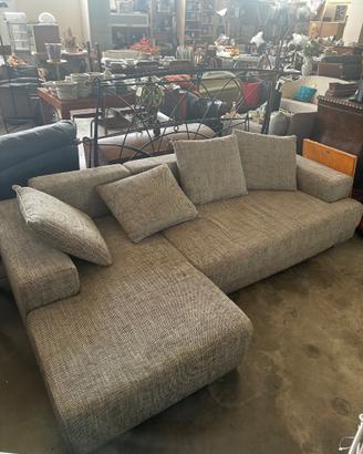 Divano letto con chaise longue