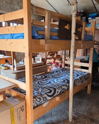 Letto a castello in legno fatto a mano