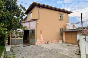 CASA INDIPENDENTE CON GIARDINO