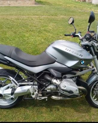 BMW R 1200 R con 30 mila km