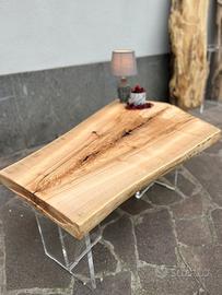 Tavolino con cambe a T in plexiglass trasparente