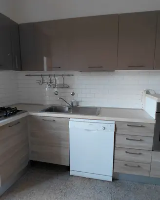 Cucina componibile con fuochi forno e lavapiatti