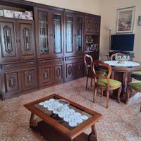 Sala da pranzo completa