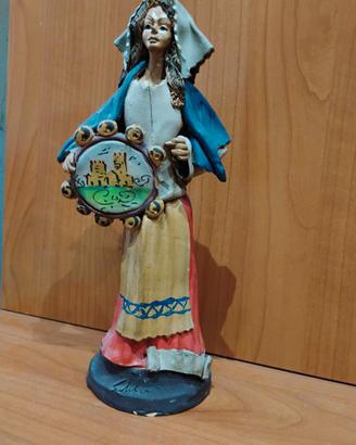 statuetta ragazza Sibilla