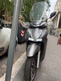 Scooter Honda SH 350