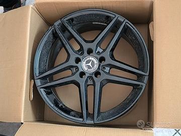 Cerchi neri lucidi Mercedes