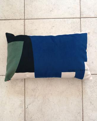 Cuscino nuovo con federa