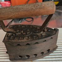 Antico Ferro da Stiro in Ghisa – Collezionismo