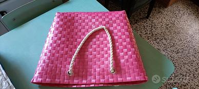 borsa da spesa e mare