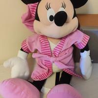 Minnie mouse in vestaglia rosa