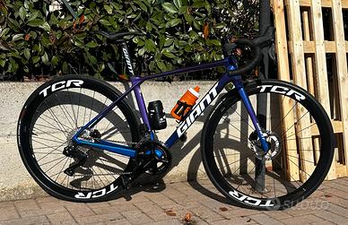 Bici da corsa Giant carbonio